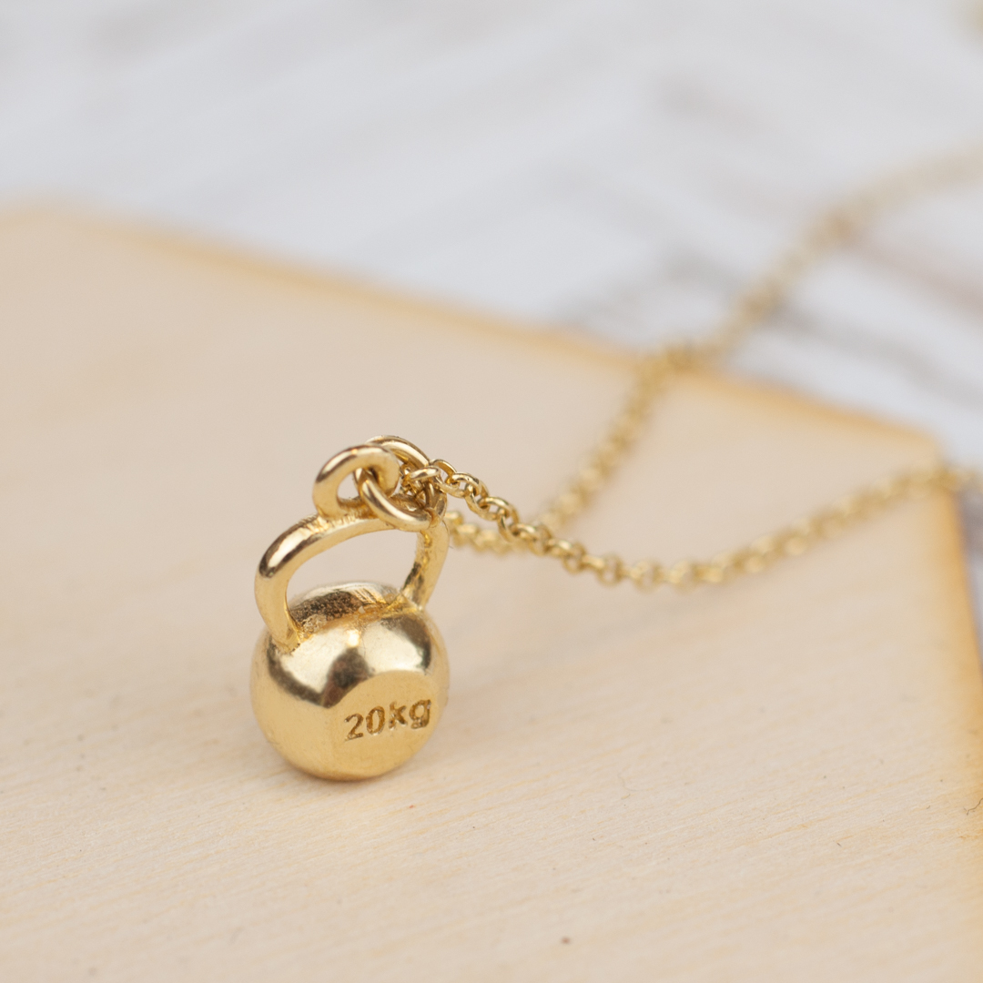 ZŁOTY NASZYJNIK Z ZAWIESZKĄ KETTLEBELL SREBRO 925 ZŁOTO 999 – MYIU SPORT